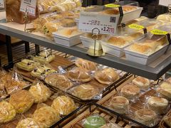-顶东面包花园·生日蛋糕(世博店)