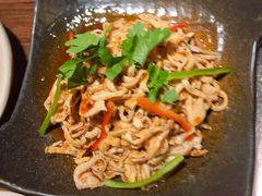 -老牌坊云南鱼豆花火锅(哈西万达店)
