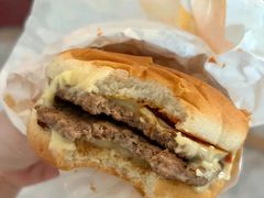 浓浓高达芝士双层吉士堡-麦当劳(武商建二店)