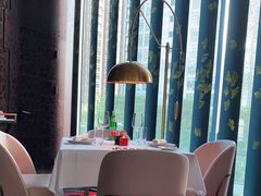 靠窗位-牛排家(北京长安街英皇集团中心店)