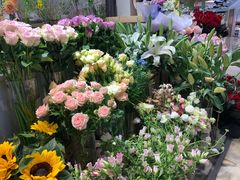 -谷莠子花艺气球派对·绿植造景·花艺沙龙(东海缤纷天地店)