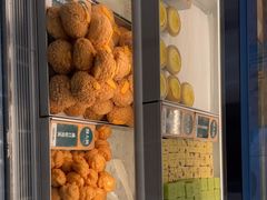 面包甜点陈列柜-酥大興·新国潮糕点配茶饮(龙岗万达黑金店)