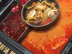 -老牌坊云南鱼豆花火锅(哈西万达店)