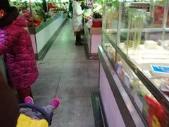 -滨海新区濒开里菜市场