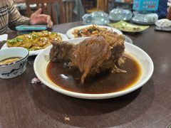 -金卯白肉罩火烧