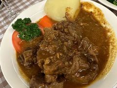 焖牛尾-船屋葡国餐厅