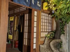 -暴风岛沉浸式体验馆(百联世纪店)