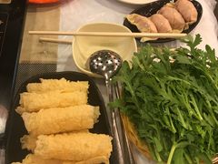 -鲜入围煮花胶鸡海鲜火锅