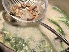 -尚尚仙·酸汤猪手·猪肚鸡火锅(华联万柳购物中心店)