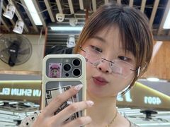 -三叶眼镜城批发市场(上海火车站店)