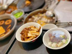 -松树干拌面店