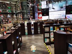 -钟书阁(群光广场店)