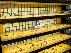 -优医视平价眼镜蔡司依视路折扣工厂店(十里堡店)