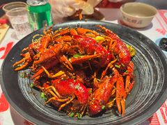 -肥肥虾庄·金牌油焖大虾(汉街SKP店)
