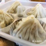 三鲜馄饨和小笼包一直是最具无锡特色的小吃