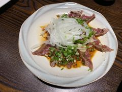 三分熟牛肉-桂马·日本料理·海胆·海鲜饭·酒场(民主广场店)