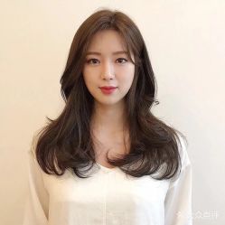 -Miracle集简美发沙龙