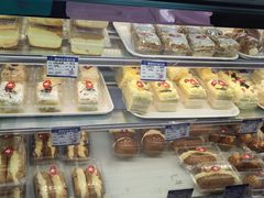 -白玉兰食品甜凤店(合生汇店)