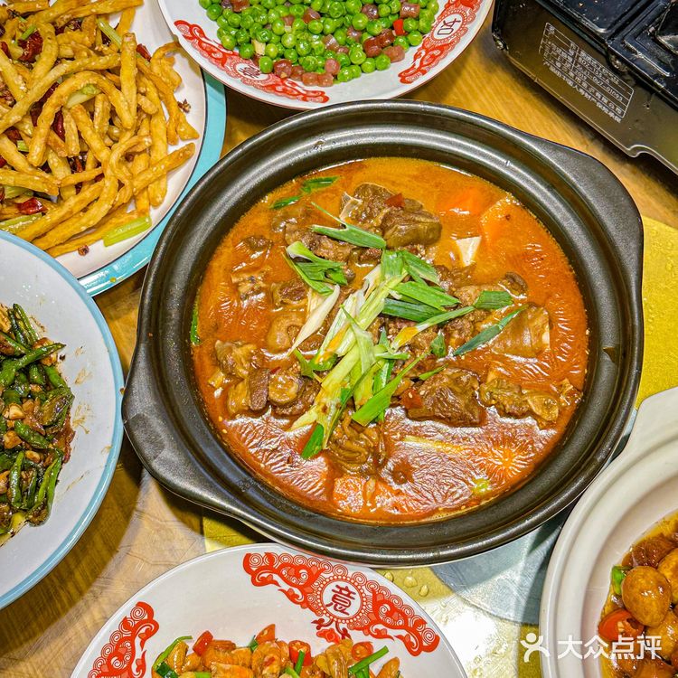 湖北餐馆显眼包，秋天冲地道湖北菜[礼花]