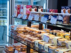 面包甜点陈列柜-红宝石·鲜奶小方·海派西点房(南丹店)