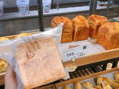 -顶东面包花园·生日蛋糕(世博店)