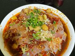 -烤肉小伙烤肉店
