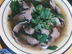 -大众跷脚牛肉馆·非遗传承单位(峨眉山店)