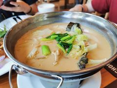 -Chom Cafe and Restaurant