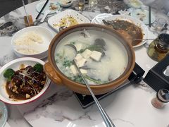 鱼头豆腐汤-宝荣鱼馆·临湖之宴(千岛湖店)