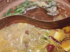 -洱火云南酸菜牛肉火锅(石景山当代商城店)