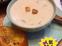 蘑菇奶汤-彼德西餐厅(凯德广场新南店)