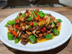 腾冲菌香尖椒鸡-小喜客·云南特色菜(纳西庭院店)