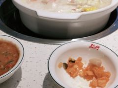 -三人行骨头王火锅(长寿店)