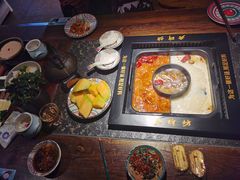 -老牌坊云南鱼豆花火锅(哈西万达店)