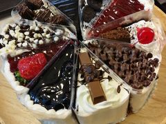 -席娜卡琳火车铁道夜市