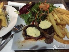 -12 Rocks Beach Bar Cafe