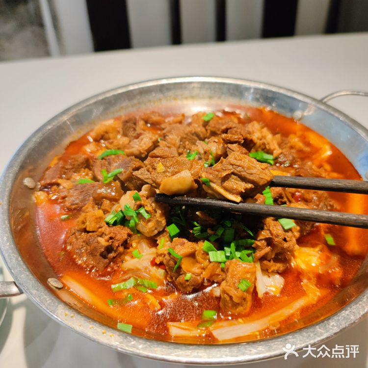 一份牛腩锅仔带给吃货们的快乐