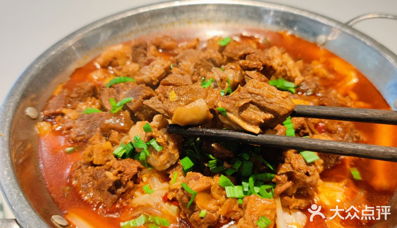 一份牛腩锅仔带给吃货们的快乐