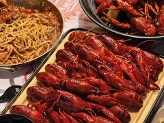 -肥肥虾庄·金牌油焖大虾(汉街SKP店)