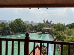 -七彩云南欢乐世界