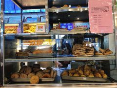 面包甜点陈列柜-护国寺小吃(新街口店)