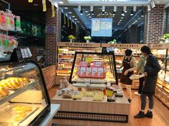 面包甜点陈列柜-蓝小轩蛋糕·面包(趣春店)