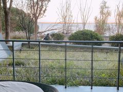 -上海滴水湖皇冠假日酒店