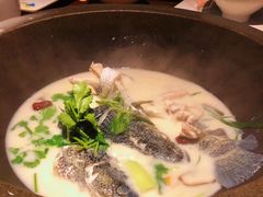 -咕嘟草帽鱼·牛奶一样的鲜鱼汤(天鹅湖万达广场店)