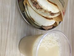 普通腊汁肉夹馍-樊记腊汁肉(竹笆市总店)