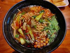 -爆炸头阿姨小四川正宗川味小吃(无任何分店)