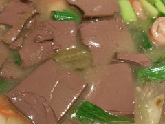 酸菜鸭血大肠煲-吴氏老妈·23年家常菜(古城店)