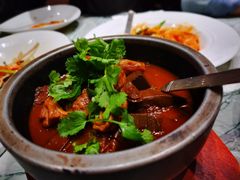 鸭血炖肥肠-萬國春·中菜馆(颐和公馆店)