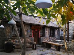 -百里峡七彩艺术小镇