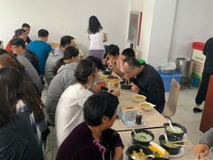-闫家驴肉老店(华电一校店)
